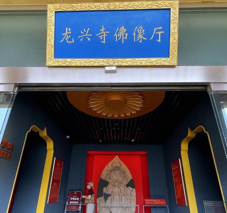 青州博物馆（龙兴寺佛像厅）